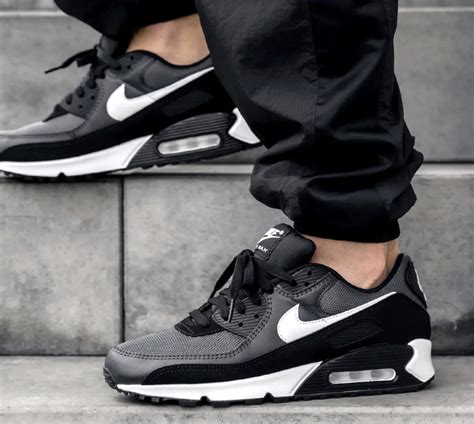 nike men's sneakers air max